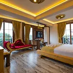 Reis Royal Hotel