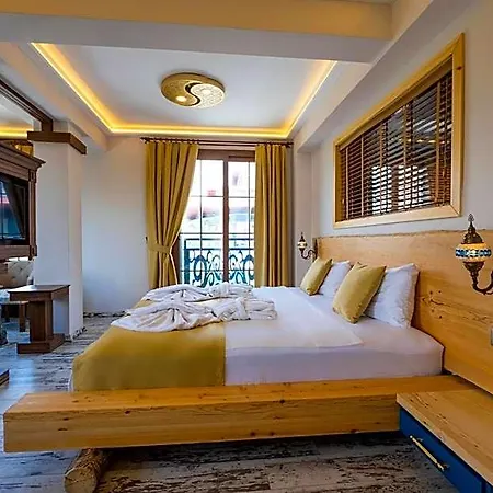 Reis Royal Hotel 3*