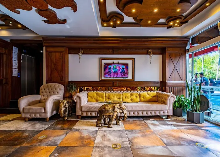 Reis Royal Hotel 3*