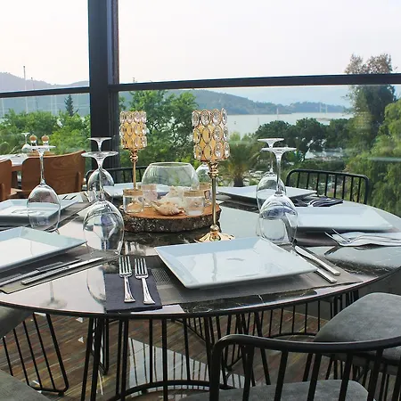 فندق ريس رويال